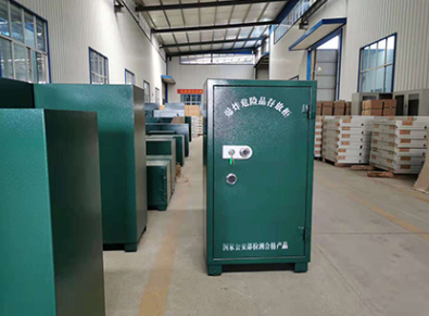 船营炸药柜一般是什么材质的容易生锈吗？